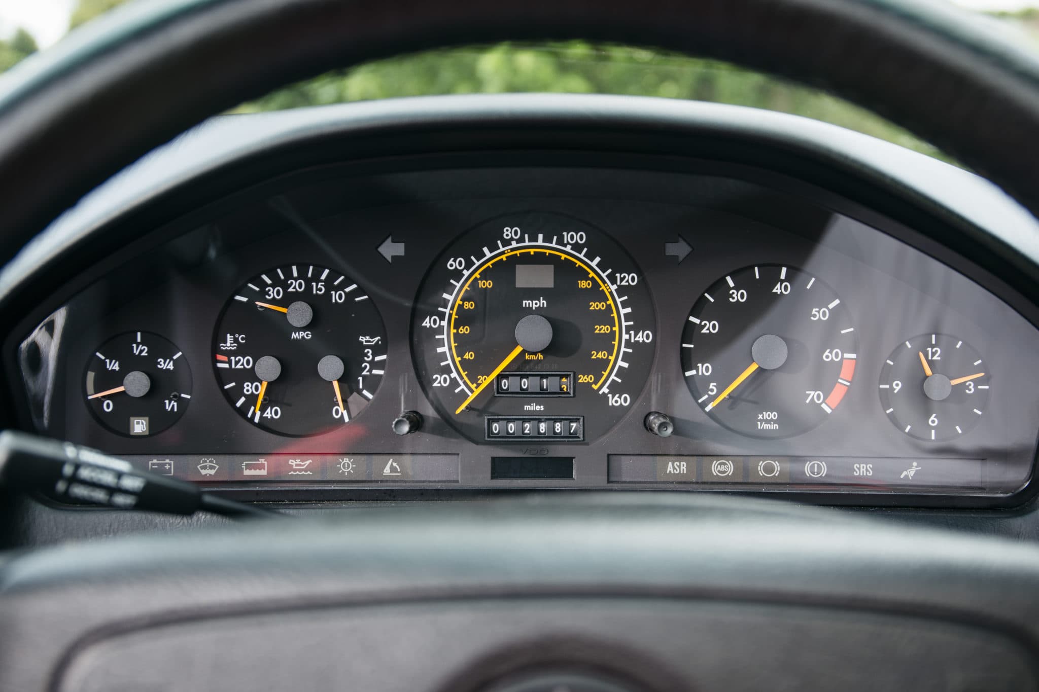 Instrument panel of a 1993 R129 MERCEDES-BENZ 500SL – 2,800 MILES FROM NEW