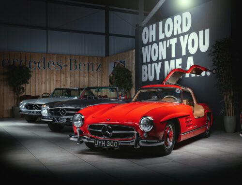 THE MERCEDES-BENZ 300SL GULLWING. THE RACING-BREED ICON THAT CHANGED SPORTS CARS FOREVER!